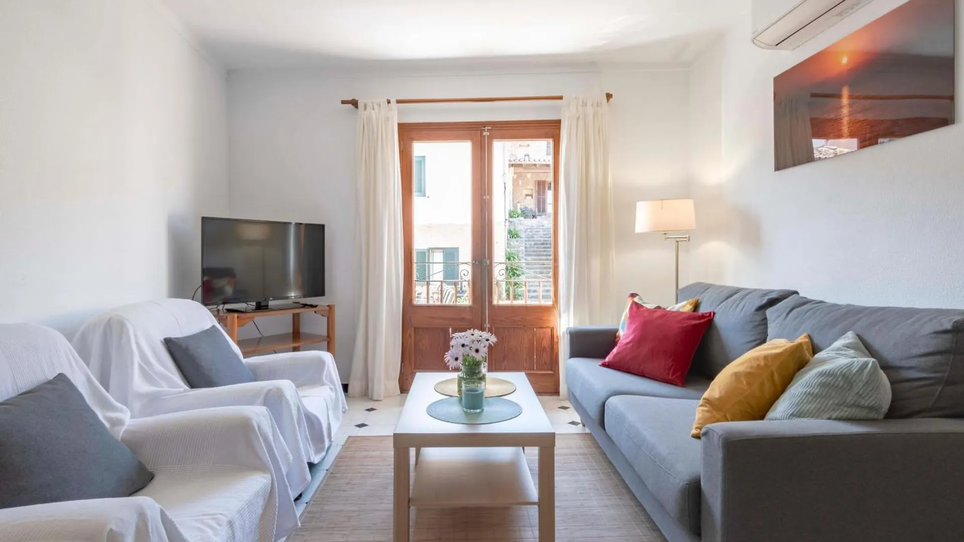 Casa Lleo By Feseal contacts